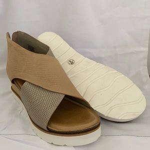 Diba True women’s size 9M